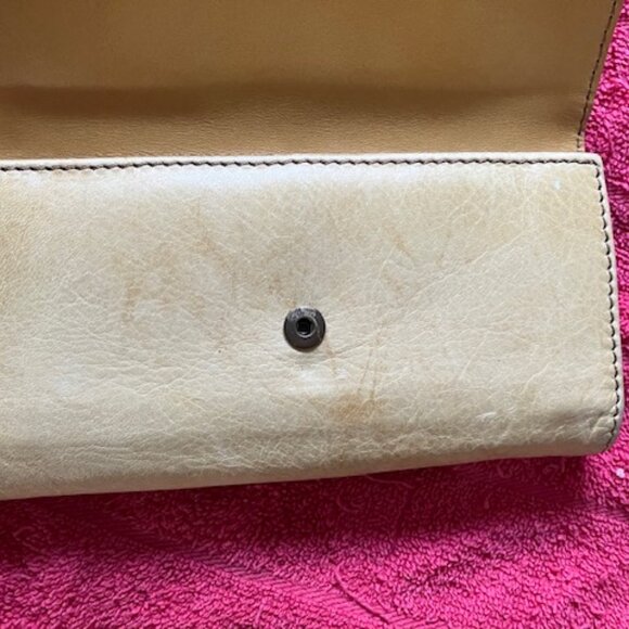 Nice Gently Used Frye Banana colored Handbag and matching wallet - Picture 11 of 15